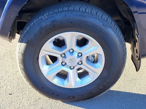 Used 2023 Toyota 4Runner SR5 Premium w/ SR5 Premium Package image 10