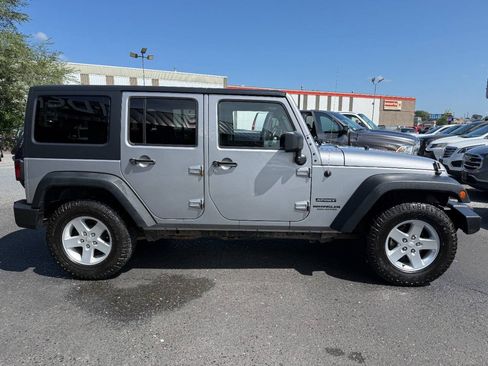 Used 2015 Jeep Wrangler Unlimited Sport w/ Quick Order Package 24S AWD/4WD image 4