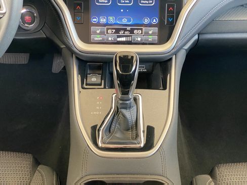 Used 2024 Subaru Outback Premium image 8