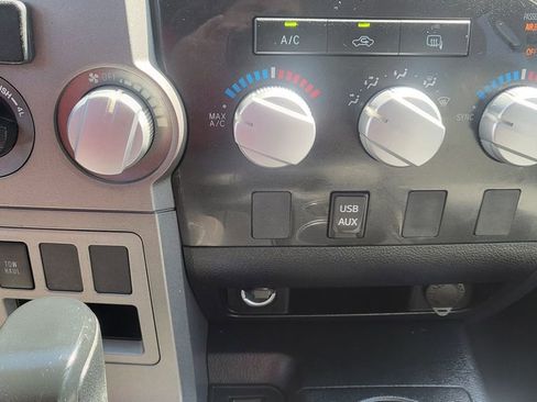 Used 2013 Toyota Tundra 4x4 Double Cab w/ SR5 Pkg image 33