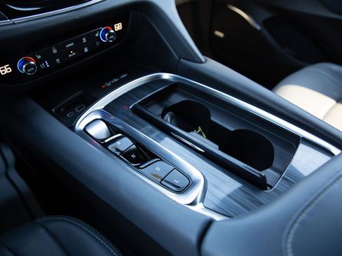 Used 2024 Buick Enclave Premium image 15