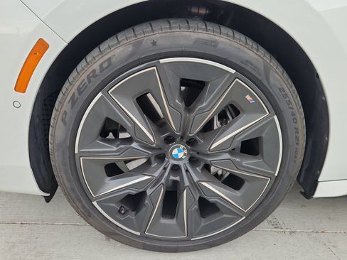 Used 2025 BMW 740i xDrive AWD/4WD image 17