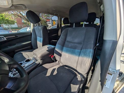 Used 2016 Nissan Pathfinder S FWD image 15