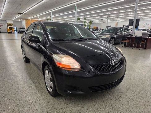 Used 2012 Toyota Yaris Sedan FWD image 3