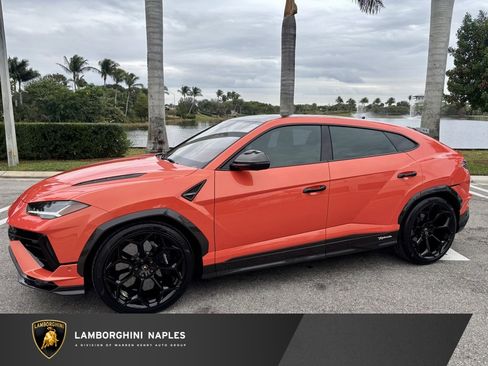 Used 2023 Lamborghini Urus Performante image 1