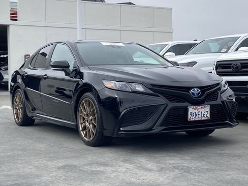 Certified 2024 Toyota Camry SE w/ Convenience Package image 2