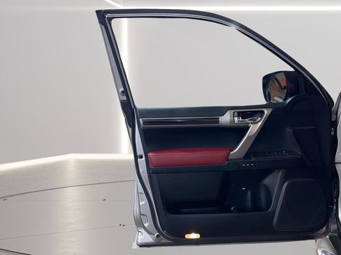 Used 2021 Lexus GX 460 Luxury w/ Off Road Package image 10