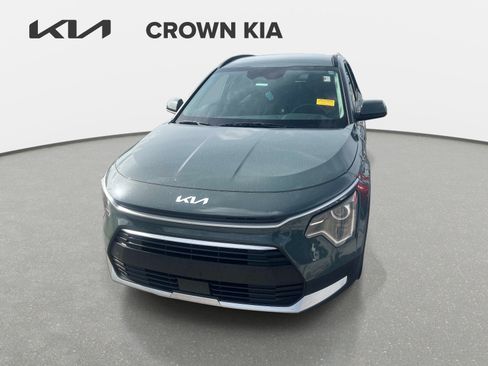 Certified 2023 Kia Niro EX FWD image 2