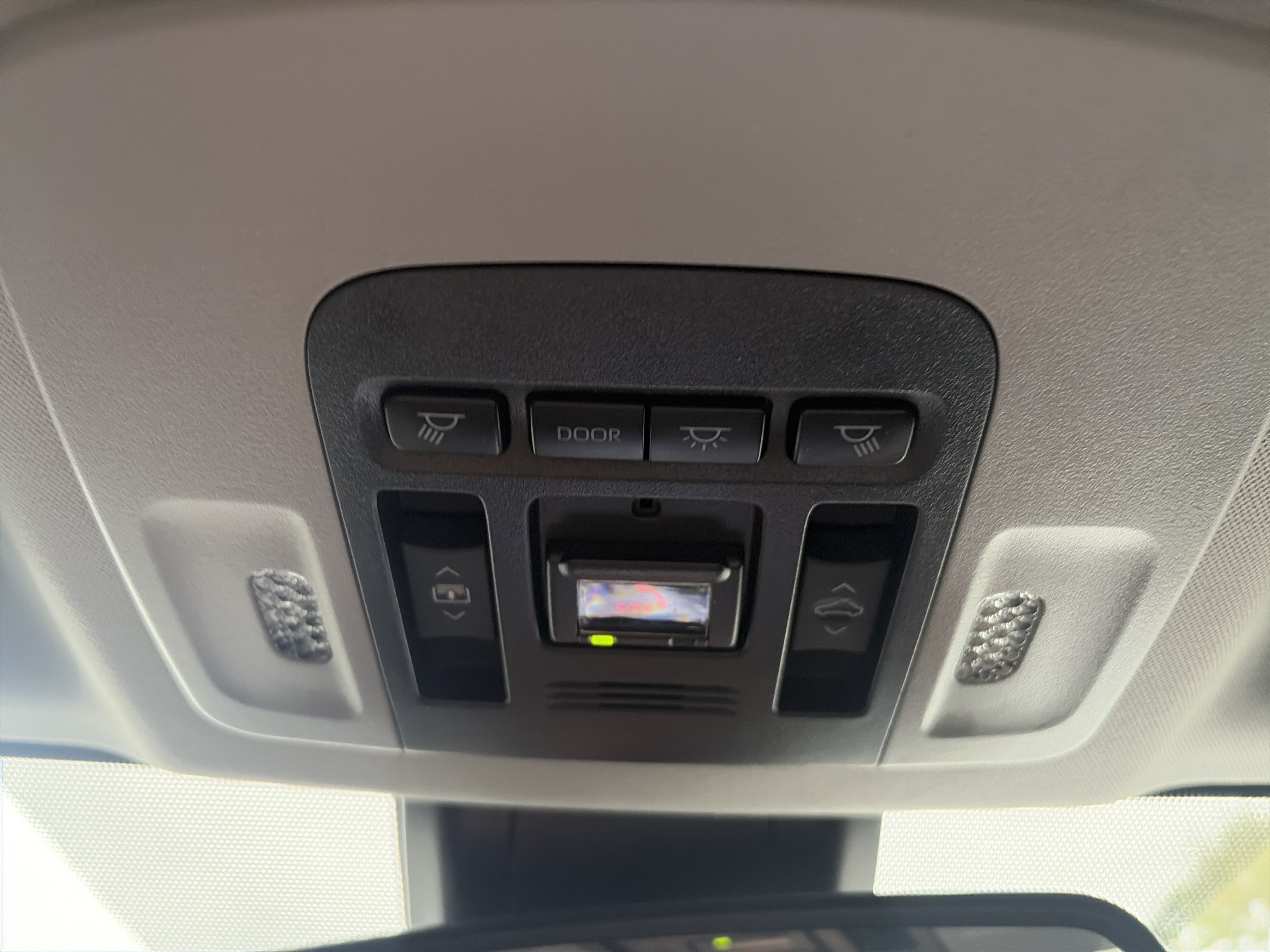 Used 2022 Toyota Camry XLE w/ Navigation Package FWD image 38