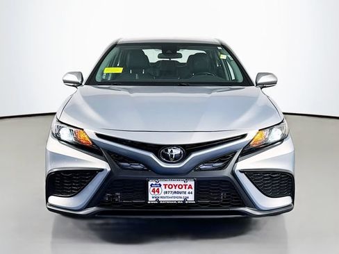 Used 2023 Toyota Camry SE w/ Cold Weather Package FWD image 9