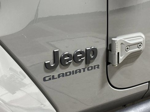 Used 2021 Jeep Gladiator Sport AWD/4WD image 25