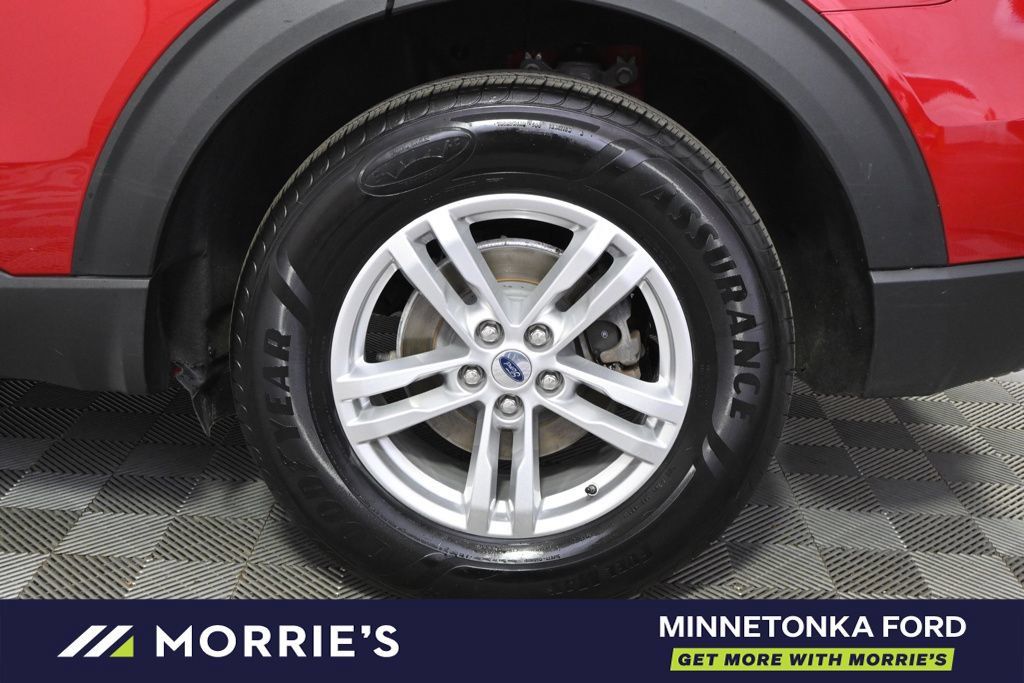 Used 2023 Ford Explorer XLT w/ Equipment Group 202A AWD/4WD image 21