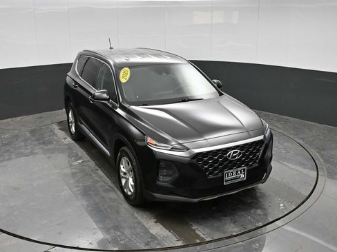 Used 2020 Hyundai Santa Fe SE image 25