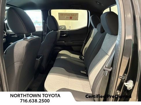 Used 2022 Toyota Tacoma TRD Off-Road image 15