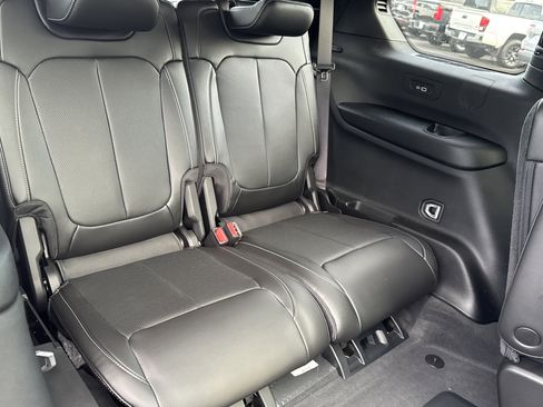 New 2025 Jeep Grand Cherokee L Limited w/ Luxury Tech Group II image 18