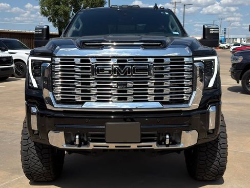 Used 2024 GMC Sierra 2500 Denali w/ Denali Reserve Package AWD/4WD image 2