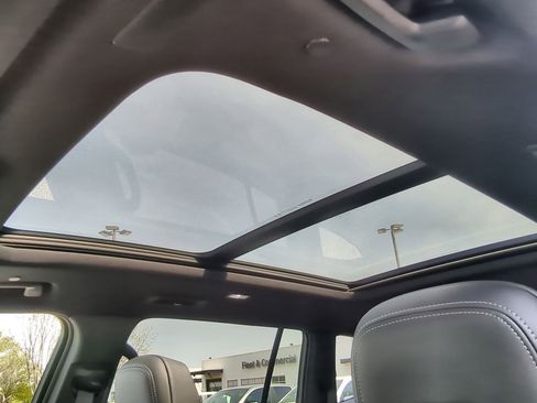 New 2026 Buick Enclave Sport Touring w/ Power Package AWD/4WD image 19