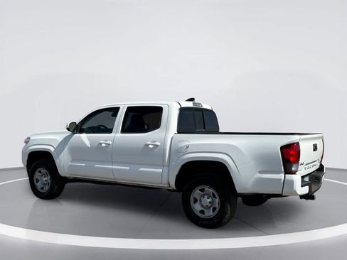 Used 2022 Toyota Tacoma SR AWD/4WD image 3