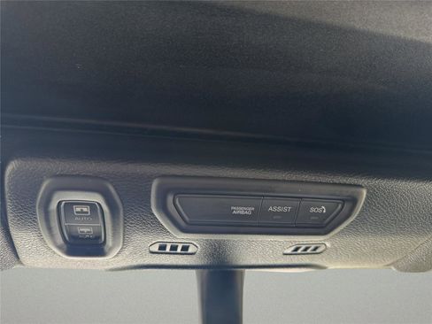 Used 2019 Jeep Wrangler Unlimited Sahara AWD/4WD image 23