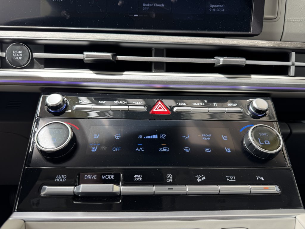 Used 2024 Hyundai Santa Fe Calligraphy AWD/4WD image 25