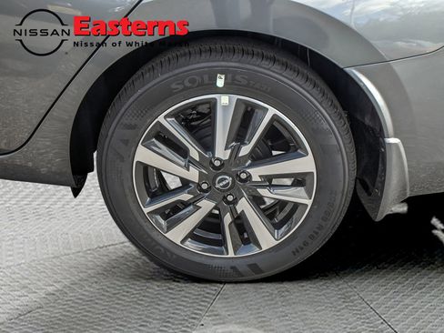 New 2025 Nissan Versa SV w/ Trunk Package image 9