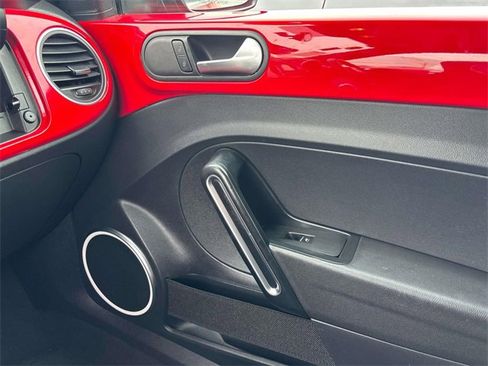 Used 2018 Volkswagen Beetle 2.0T S image 32