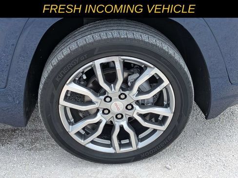 Used 2023 GMC Terrain Denali w/ Denali Premium Package AWD/4WD image 10