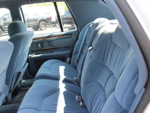 Used 1996 Buick Roadmaster Limited RWD image 25
