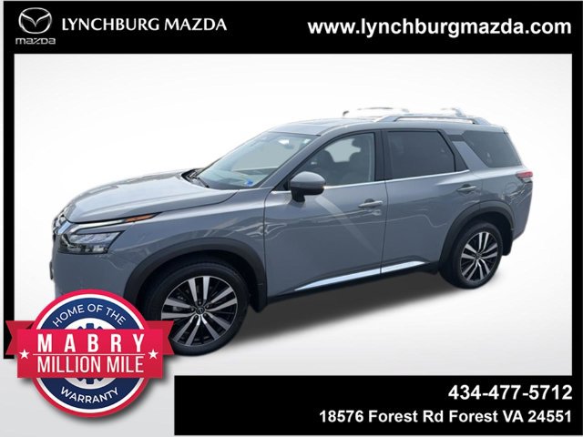 Used 2025 Nissan Pathfinder Platinum AWD/4WD image 1