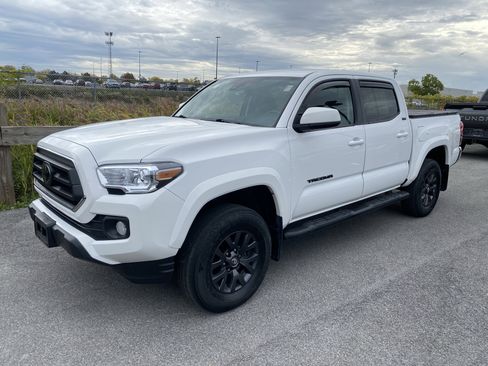 Used 2023 Toyota Tacoma SR5 image 4