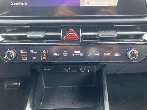 New 2026 Kia Niro EX image 32