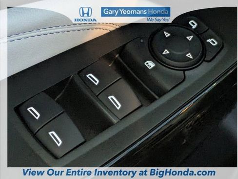 Used 2025 Chevrolet Trax LT w/ Driver Confidence Package image 21