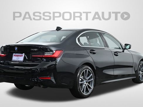 Used 2019 BMW 330i xDrive Sedan w/ Driving Assistance Package image 10