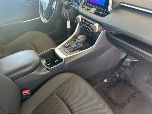 Used 2024 Toyota RAV4 LE AWD/4WD image 19