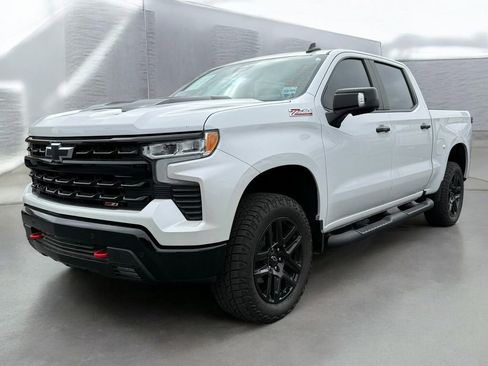 Used 2024 Chevrolet Silverado 1500 LT Trail Boss w/ LT Trail Boss Premium Package AWD/4WD image 11