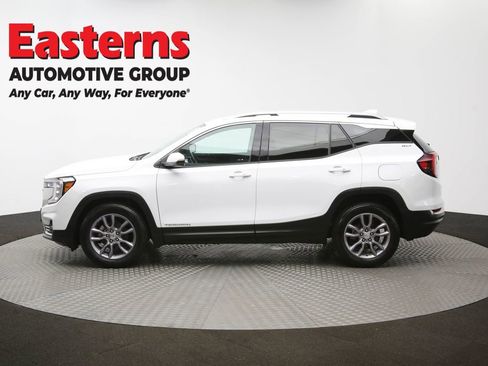 Used 2024 GMC Terrain SLT image 62