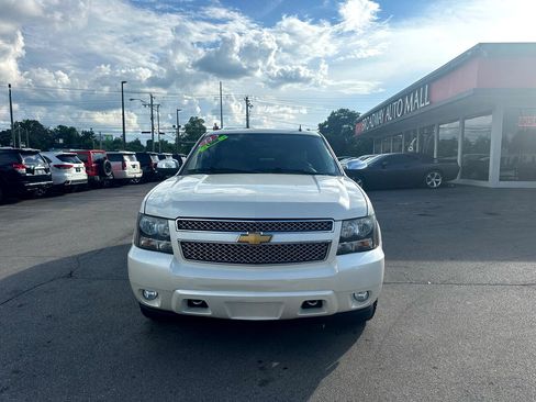 Used 2014 Chevrolet Suburban LTZ image 8