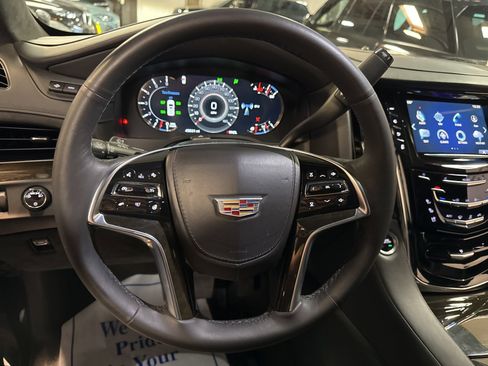 Used 2017 Cadillac Escalade ESV Platinum image 12