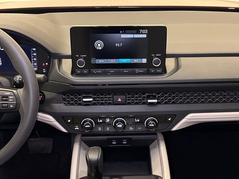 Used 2025 Honda Accord SE image 14