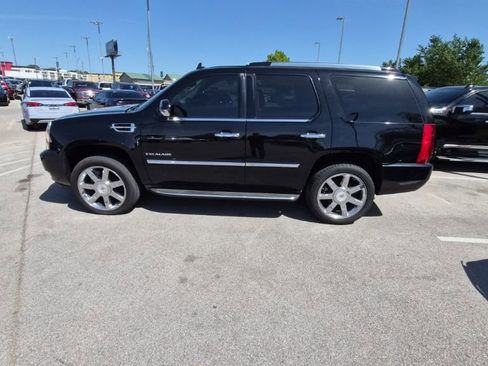 Used 2013 Cadillac Escalade Luxury image 8