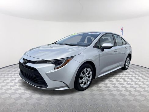 Certified 2024 Toyota Corolla LE FWD image 3