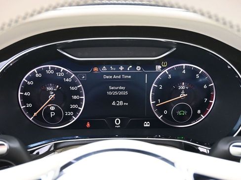 Used 2024 Bentley Continental GT image 22