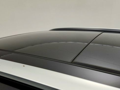 Used 2024 Volkswagen Atlas Cross Sport SE w/ Panoramic Sunroof Package FWD image 10