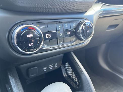 Used 2021 Chevrolet TrailBlazer LT w/ Convenience Package image 11