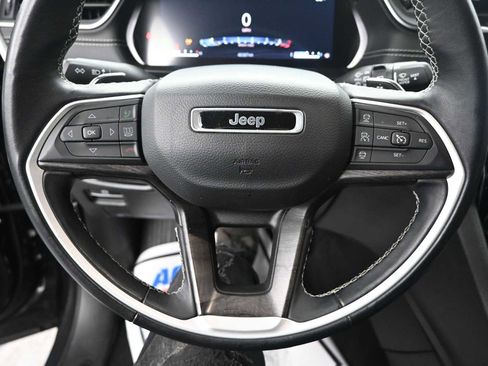 Used 2022 Jeep Grand Cherokee L Limited image 11