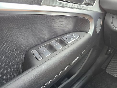 New 2026 Genesis G70 2.5T Prestige image 32