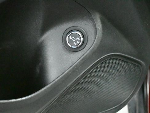 Used 2022 Buick Encore GX Essence w/ Advanced Technology Package AWD/4WD image 19