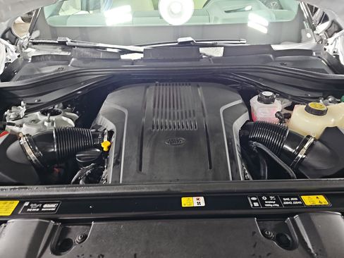 Used 2025 Land Rover Range Rover SE image 33