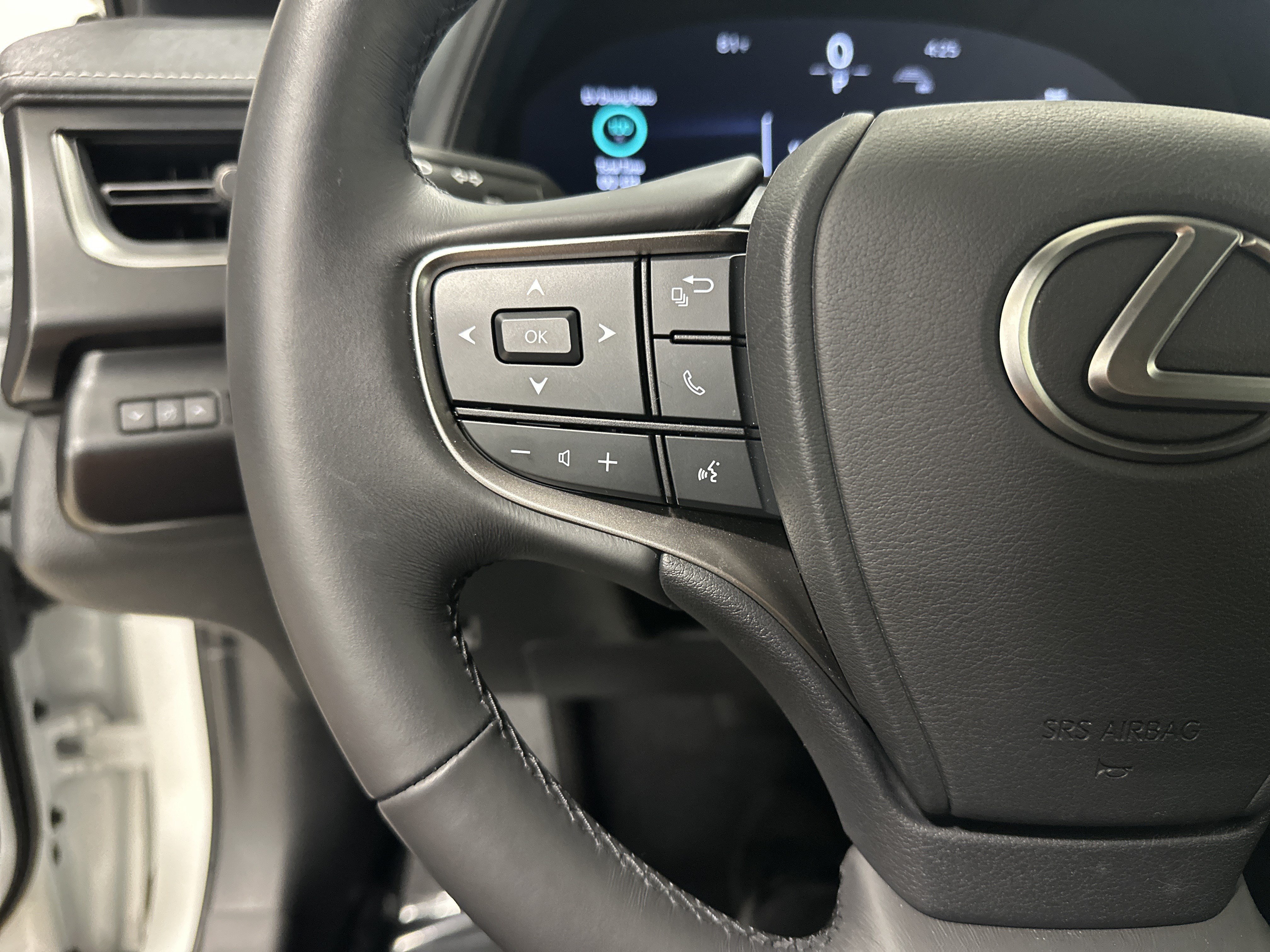 Certified 2025 Lexus UX 300h AWD w/ Accessory Package (Z2) image 19