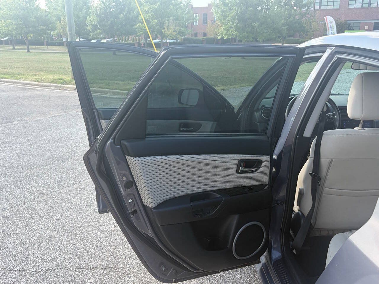Used 2008 MAZDA MAZDA3 s Touring FWD image 9